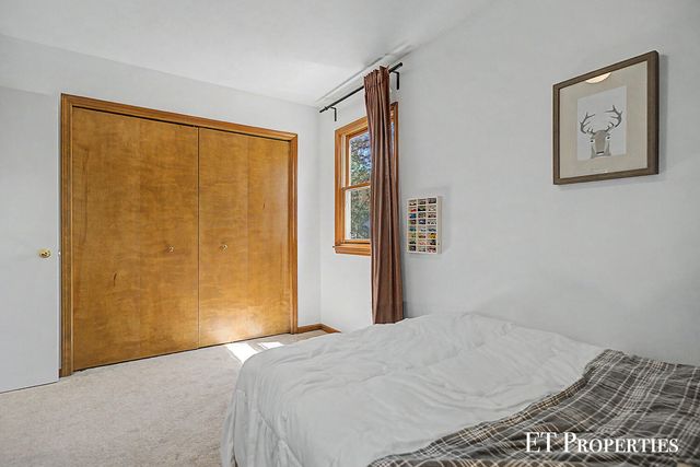 6833 Blythefield Avenue NE, Rockford, MI 49341