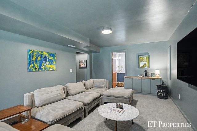 6833 Blythefield Avenue NE, Rockford, MI 49341