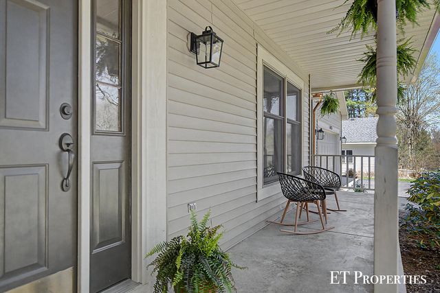 6833 Blythefield Avenue NE, Rockford, MI 49341