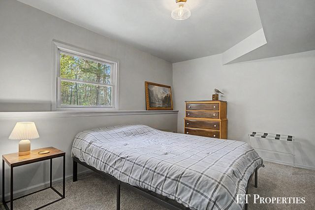 6833 Blythefield Avenue NE, Rockford, MI 49341