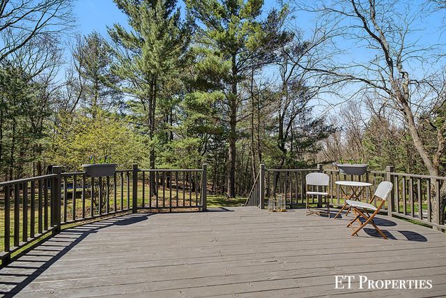 6833 Blythefield Avenue NE, Rockford, MI 49341