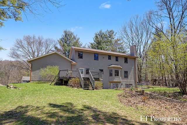 6833 Blythefield Avenue NE, Rockford, MI 49341