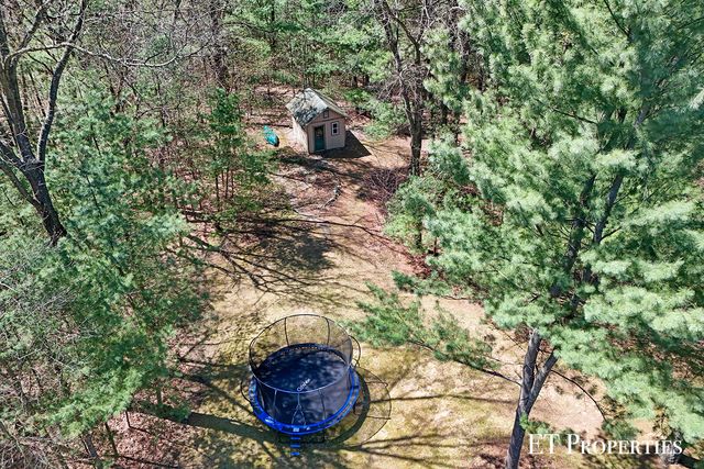 6833 Blythefield Avenue NE, Rockford, MI 49341
