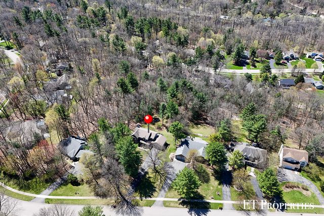 6833 Blythefield Avenue NE, Rockford, MI 49341