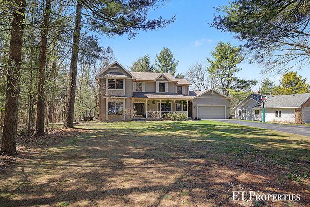 6833 Blythefield Avenue NE, Rockford, MI 49341