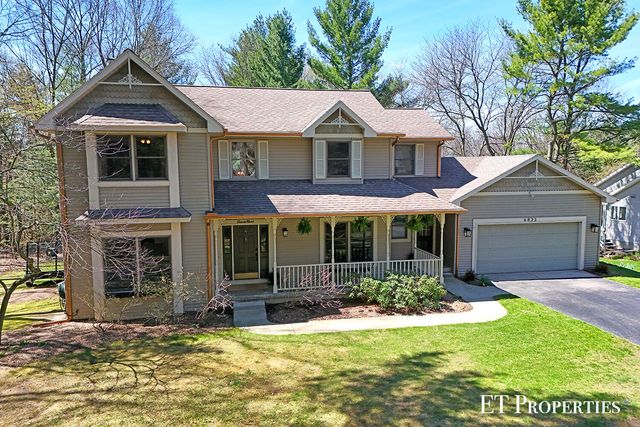 6833 Blythefield Avenue NE, Rockford, MI 49341