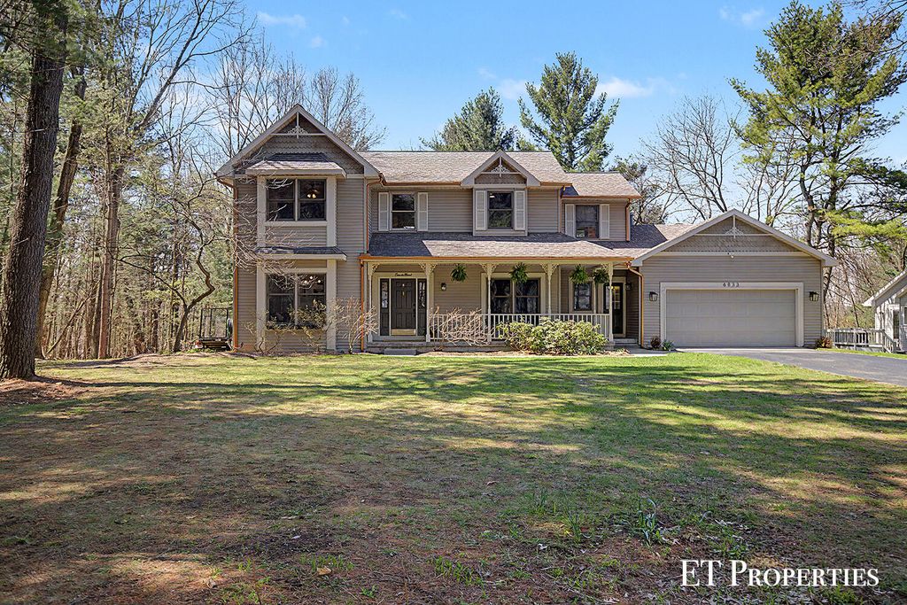 6833 Blythefield Avenue NE, Rockford, MI 49341