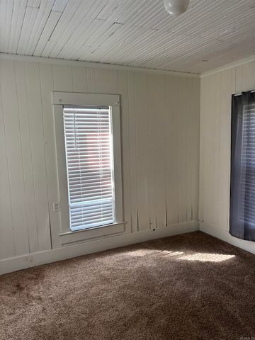 421 N 7th Street, Nashville, AR 71852