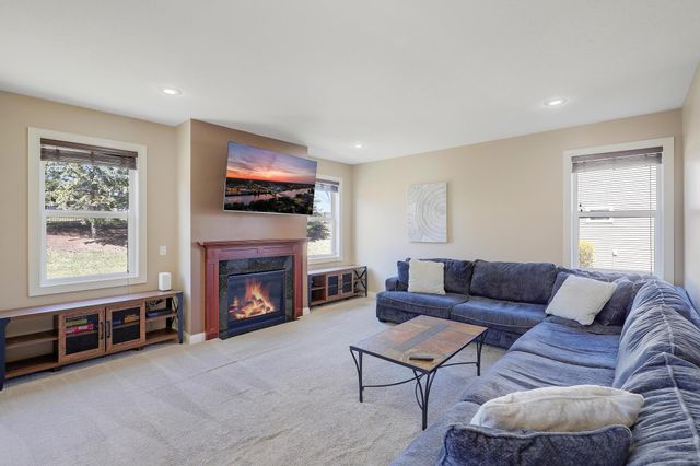 1836 Spring Creek Drive, Carver, MN 55315