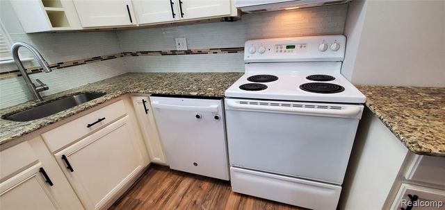 2040 Orchard Crest Street, Shelby Twp, MI 48317