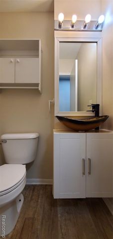 2040 Orchard Crest Street, Shelby Twp, MI 48317