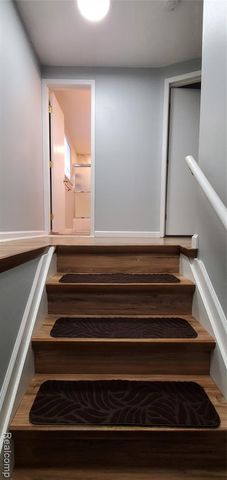 2040 Orchard Crest Street, Shelby Twp, MI 48317