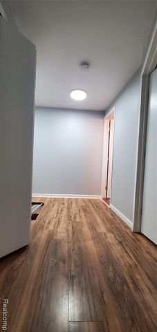 2040 Orchard Crest Street, Shelby Twp, MI 48317