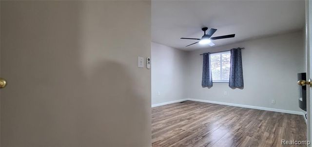 2040 Orchard Crest Street, Shelby Twp, MI 48317