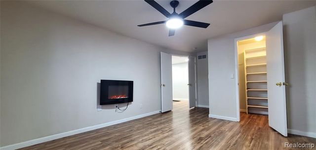 2040 Orchard Crest Street, Shelby Twp, MI 48317