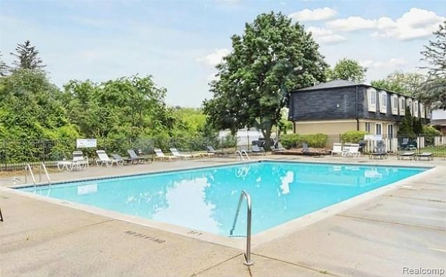 2040 Orchard Crest Street, Shelby Twp, MI 48317