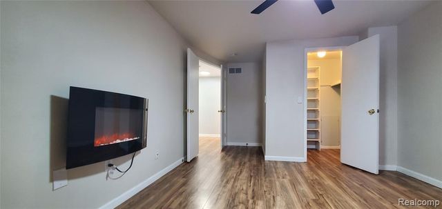 2040 Orchard Crest Street, Shelby Twp, MI 48317