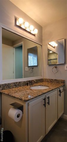 2040 Orchard Crest Street, Shelby Twp, MI 48317