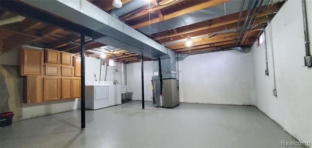 2040 Orchard Crest Street, Shelby Twp, MI 48317