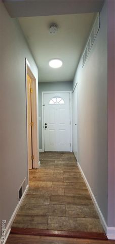 2040 Orchard Crest Street, Shelby Twp, MI 48317