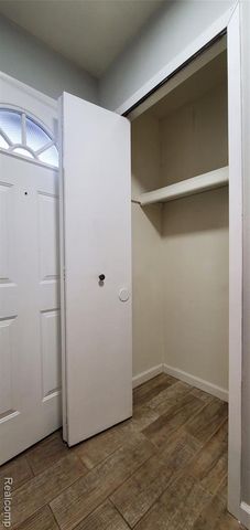 2040 Orchard Crest Street, Shelby Twp, MI 48317