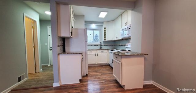 2040 Orchard Crest Street, Shelby Twp, MI 48317