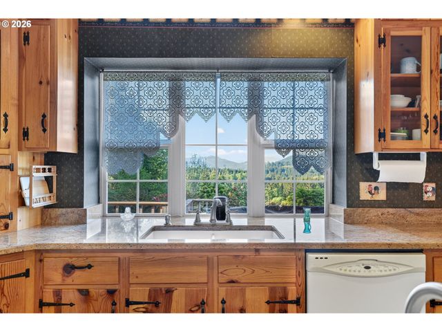 23100 Ne SAINT HELENS VIEW Rd, Yacolt, WA 98675