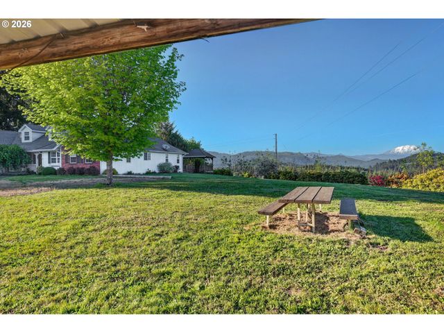 23100 Ne SAINT HELENS VIEW Rd, Yacolt, WA 98675