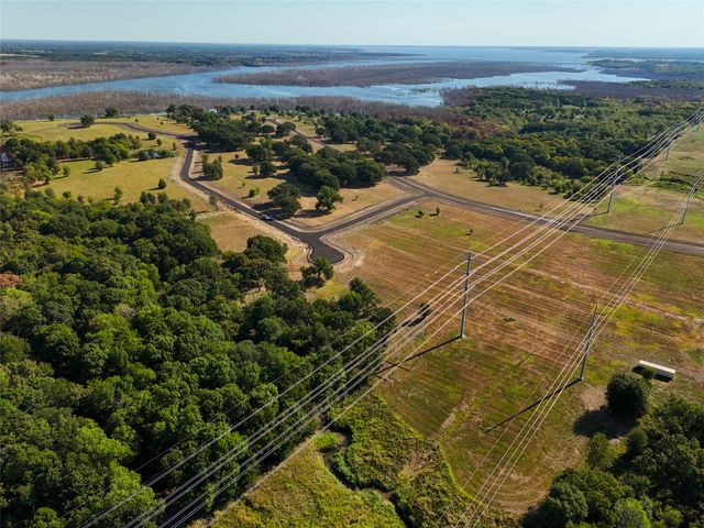 200 Shoreline Drive, Dodd City, TX 75438