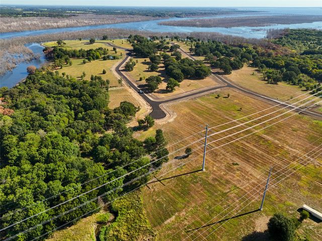 200 Shoreline Drive, Dodd City, TX 75438