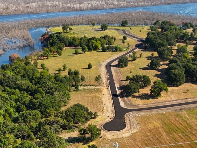 200 Shoreline Drive, Dodd City, TX 75438