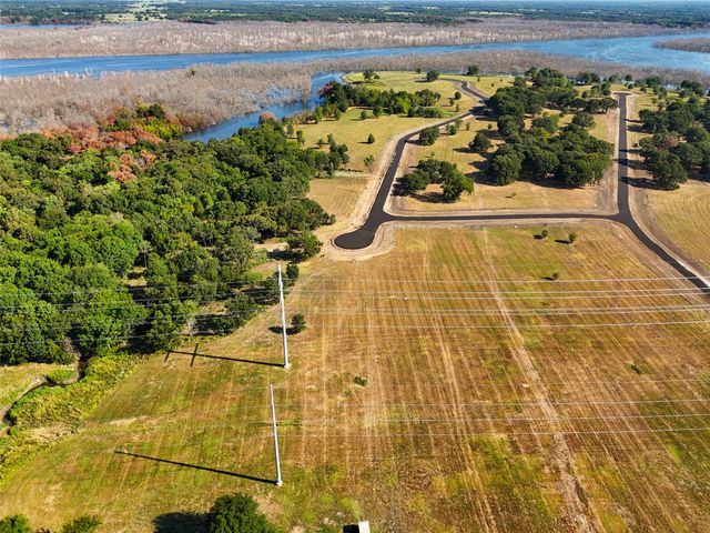 200 Shoreline Drive, Dodd City, TX 75438