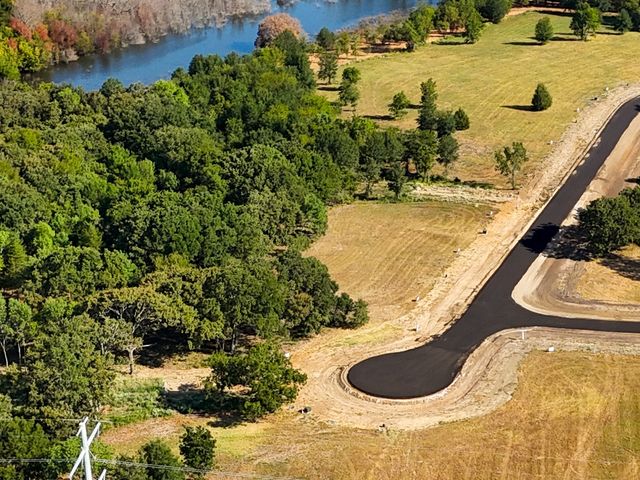 200 Shoreline Drive, Dodd City, TX 75438