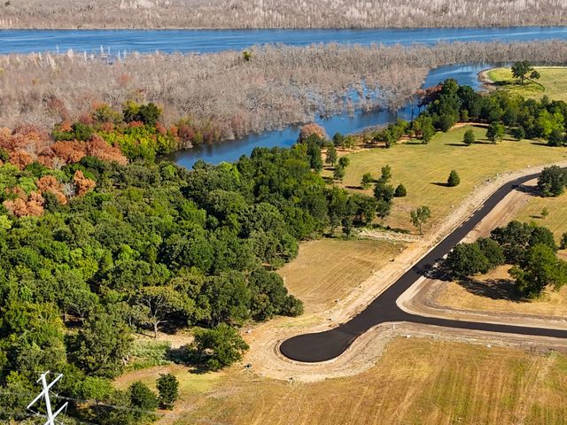 200 Shoreline Drive, Dodd City, TX 75438