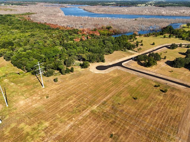200 Shoreline Drive, Dodd City, TX 75438