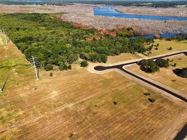 200 Shoreline Drive, Dodd City, TX 75438