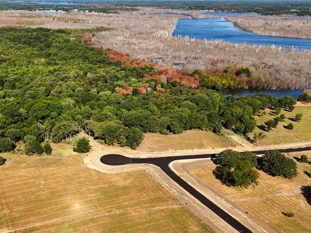 200 Shoreline Drive, Dodd City, TX 75438