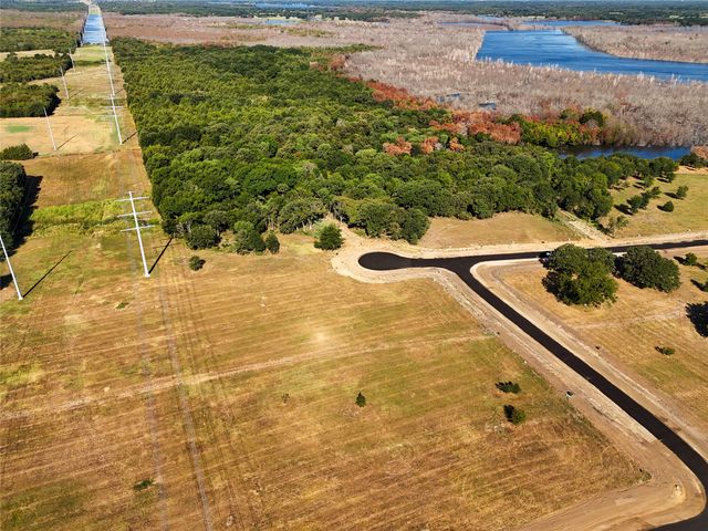 200 Shoreline Drive, Dodd City, TX 75438