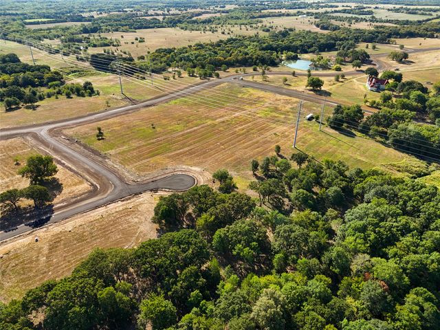 200 Shoreline Drive, Dodd City, TX 75438