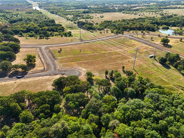 200 Shoreline Drive, Dodd City, TX 75438