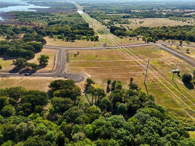 200 Shoreline Drive, Dodd City, TX 75438