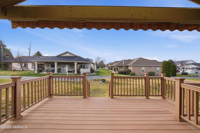 218 Sun Willows Blvd, Pasco, WA 99301