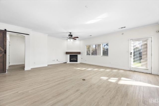 214 Irish Crystal Court, Bakersfield, CA 93314