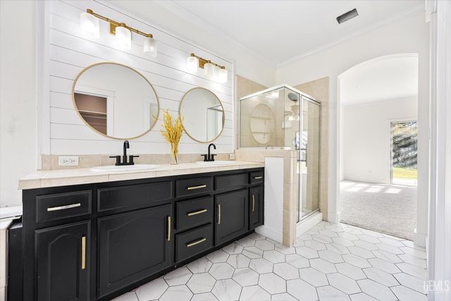 214 Irish Crystal Court, Bakersfield, CA 93314