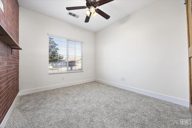 214 Irish Crystal Court, Bakersfield, CA 93314