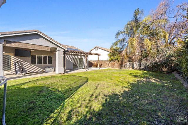 214 Irish Crystal Court, Bakersfield, CA 93314