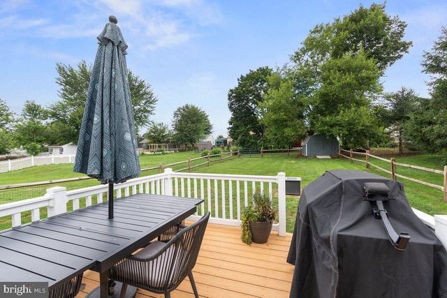 733 W OAK ST, Palmyra, PA 17078