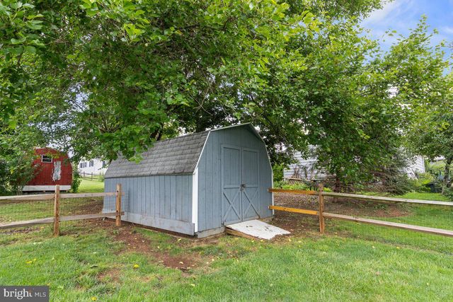 733 W OAK ST, Palmyra, PA 17078