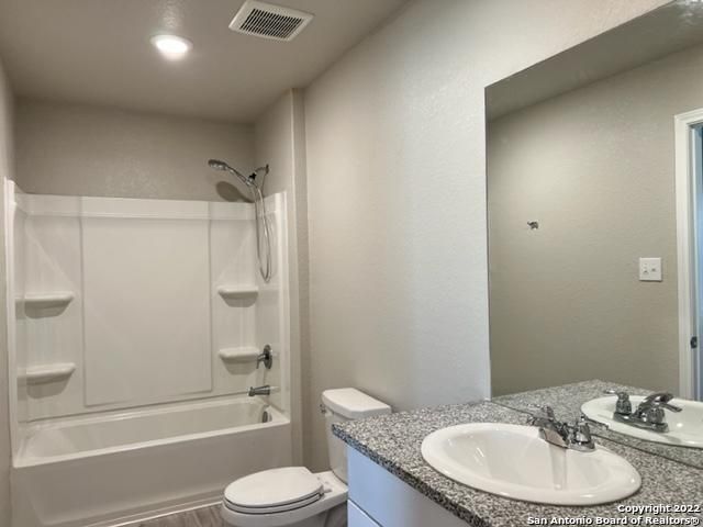 10258 ROBBINS CRK, San Antonio, TX 78245