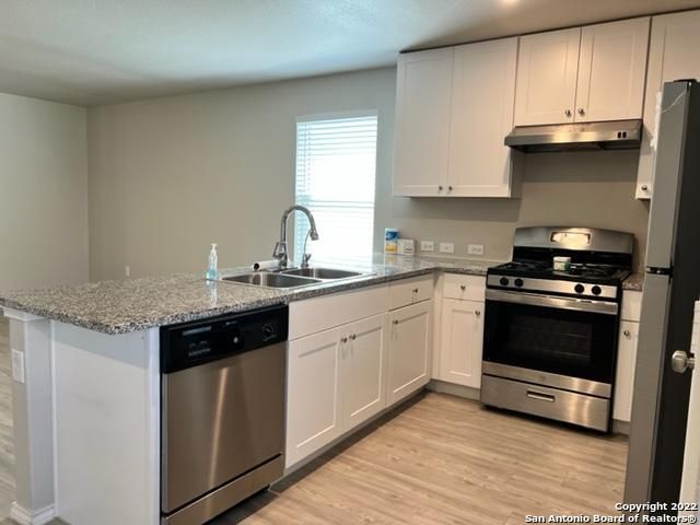 10258 ROBBINS CRK, San Antonio, TX 78245